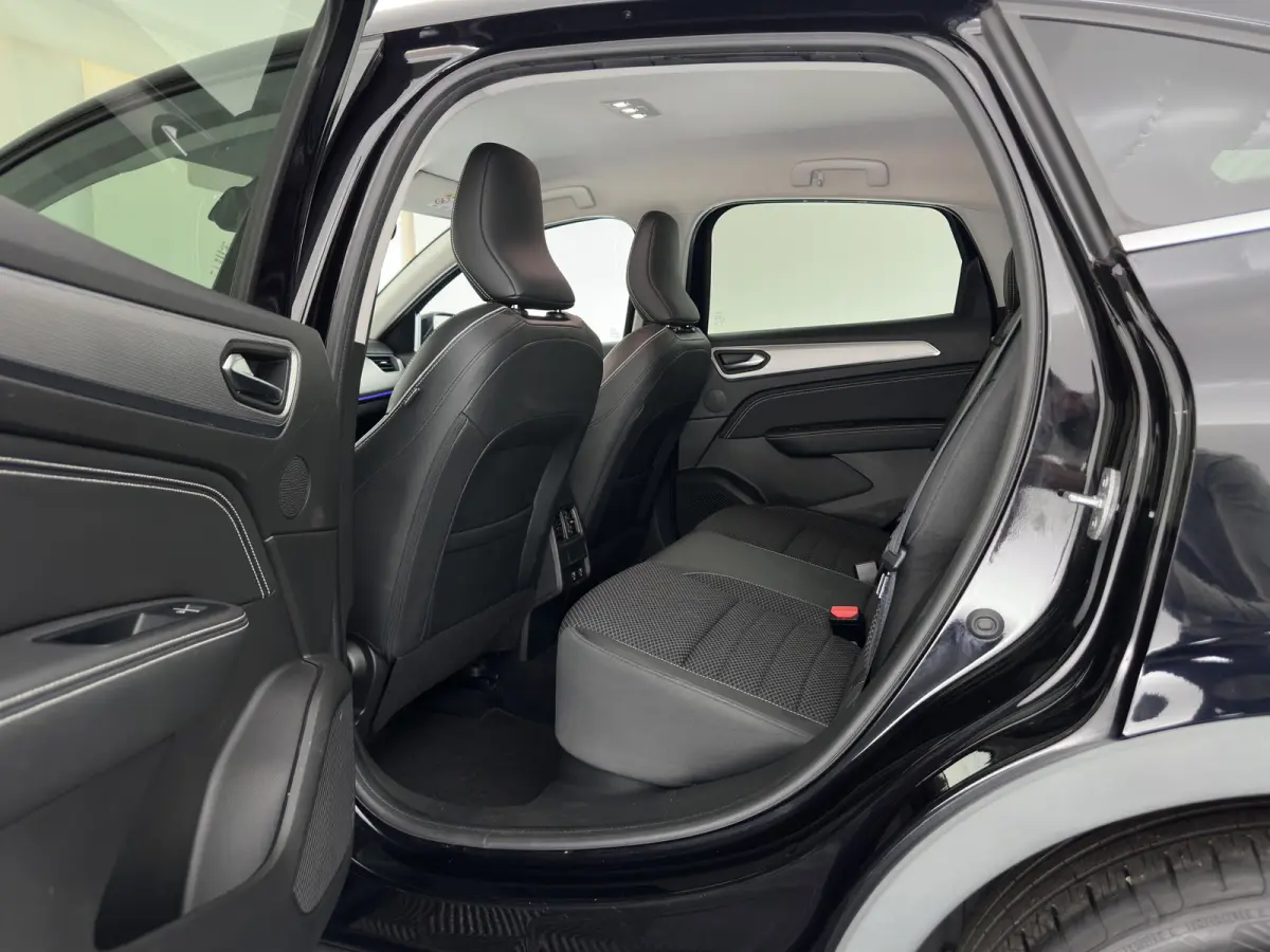 1.6 E-Tech Hybrid 145 Intens (INCL-BTW) Aut. *LEATHER-FABRIC | FULL-LED | DIGI-COCKPIT | LANE-ASSIST | BLINDSPOT | NAVI-FULLMAP | AMBIENTLIGHT | CAMERA | KEYLESS | DAB+ | COMFORTSEATS | PRIV