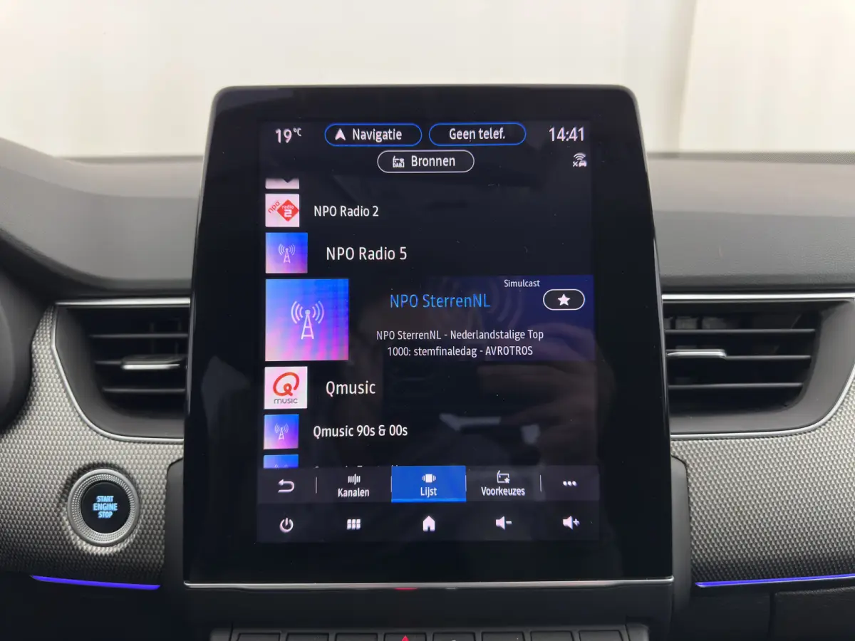 1.6 E-Tech Hybrid 145 Intens (INCL-BTW) Aut. *LEATHER-FABRIC | FULL-LED | DIGI-COCKPIT | LANE-ASSIST | BLINDSPOT | NAVI-FULLMAP | AMBIENTLIGHT | CAMERA | KEYLESS | DAB+ | COMFORTSEATS | PRIV