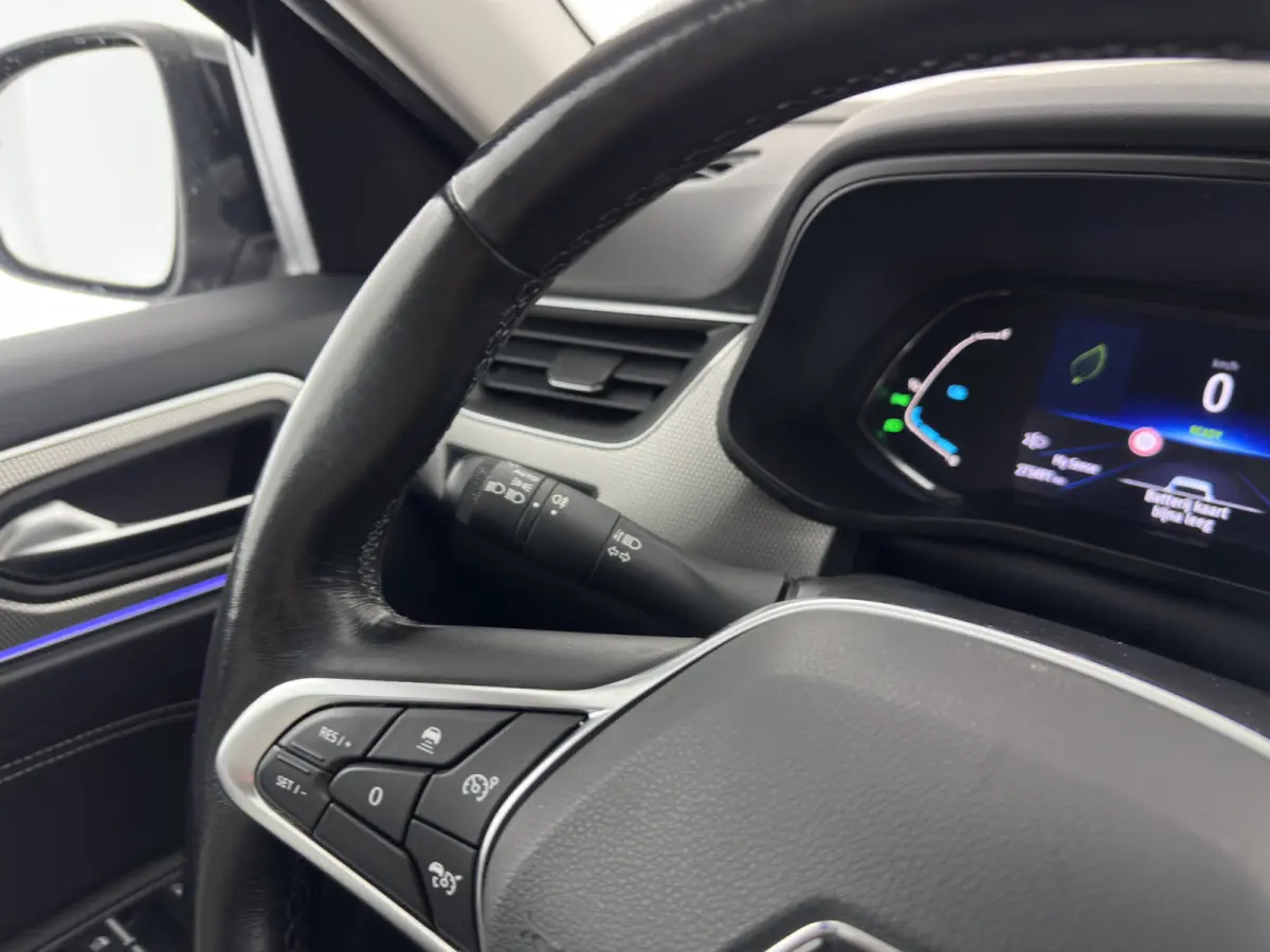 1.6 E-Tech Hybrid 145 Intens (INCL-BTW) Aut. *LEATHER-FABRIC | FULL-LED | DIGI-COCKPIT | LANE-ASSIST | BLINDSPOT | NAVI-FULLMAP | AMBIENTLIGHT | CAMERA | KEYLESS | DAB+ | COMFORTSEATS | PRIV