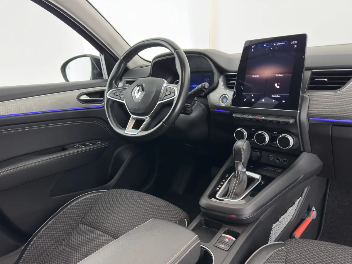 1.6 E-Tech Hybrid 145 Intens (INCL-BTW) Aut. *LEATHER-FABRIC | FULL-LED | DIGI-COCKPIT | LANE-ASSIST | BLINDSPOT | NAVI-FULLMAP | AMBIENTLIGHT | CAMERA | KEYLESS | DAB+ | COMFORTSEATS | PRIV