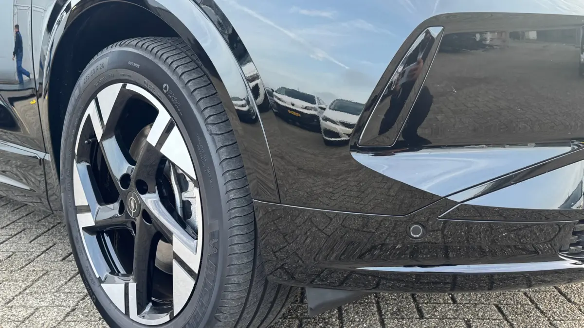 1.6 TURBO PLUG-IN HYBRID 195PK ULTIMATE GS AUTOMAAT / NAVI / LEDER / CLIMA / FULL-LED / PDC / KEYLESS / AFN. TREKHAAK / 19" LMV / PANO. DAK / ADAPT. CRUISE / 1E EIGENAAR / NIEUWSTAAT !!