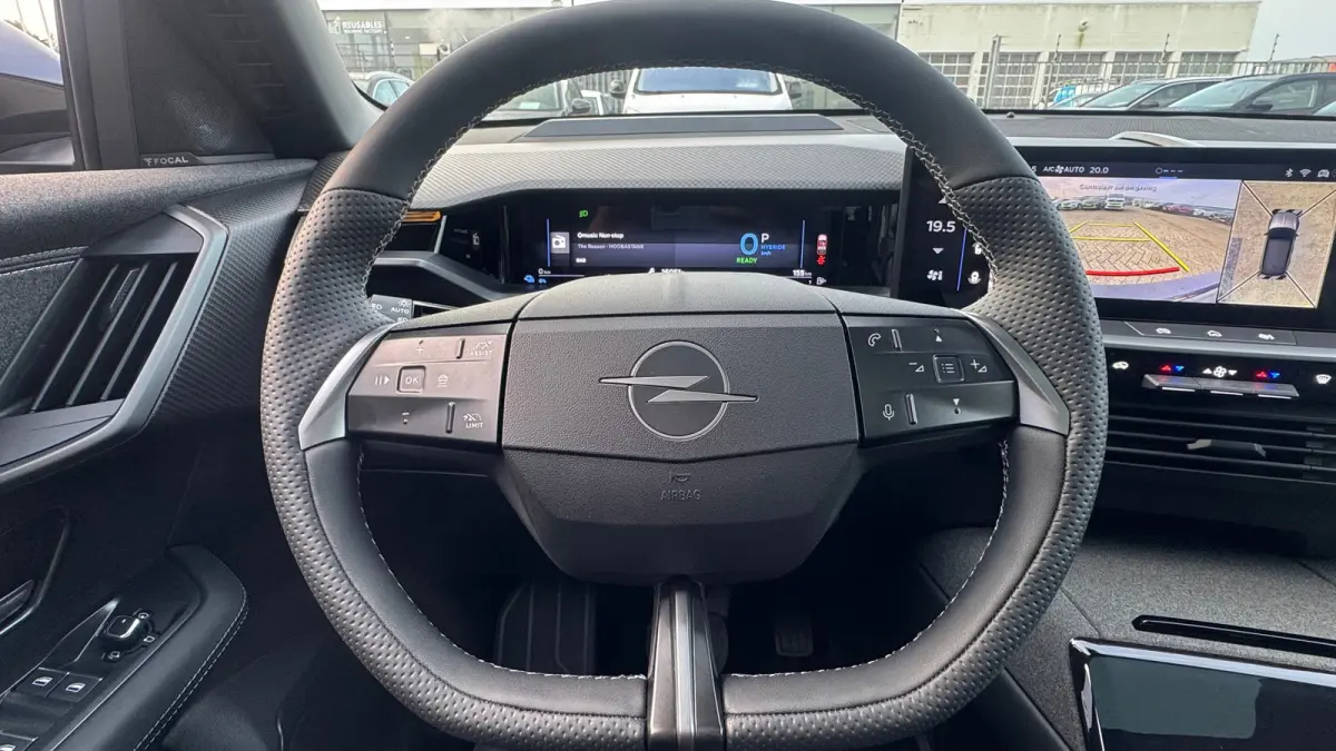 1.6 TURBO PLUG-IN HYBRID 195PK ULTIMATE GS AUTOMAAT / NAVI / LEDER / CLIMA / FULL-LED / PDC / KEYLESS / AFN. TREKHAAK / 19" LMV / PANO. DAK / ADAPT. CRUISE / 1E EIGENAAR / NIEUWSTAAT !!