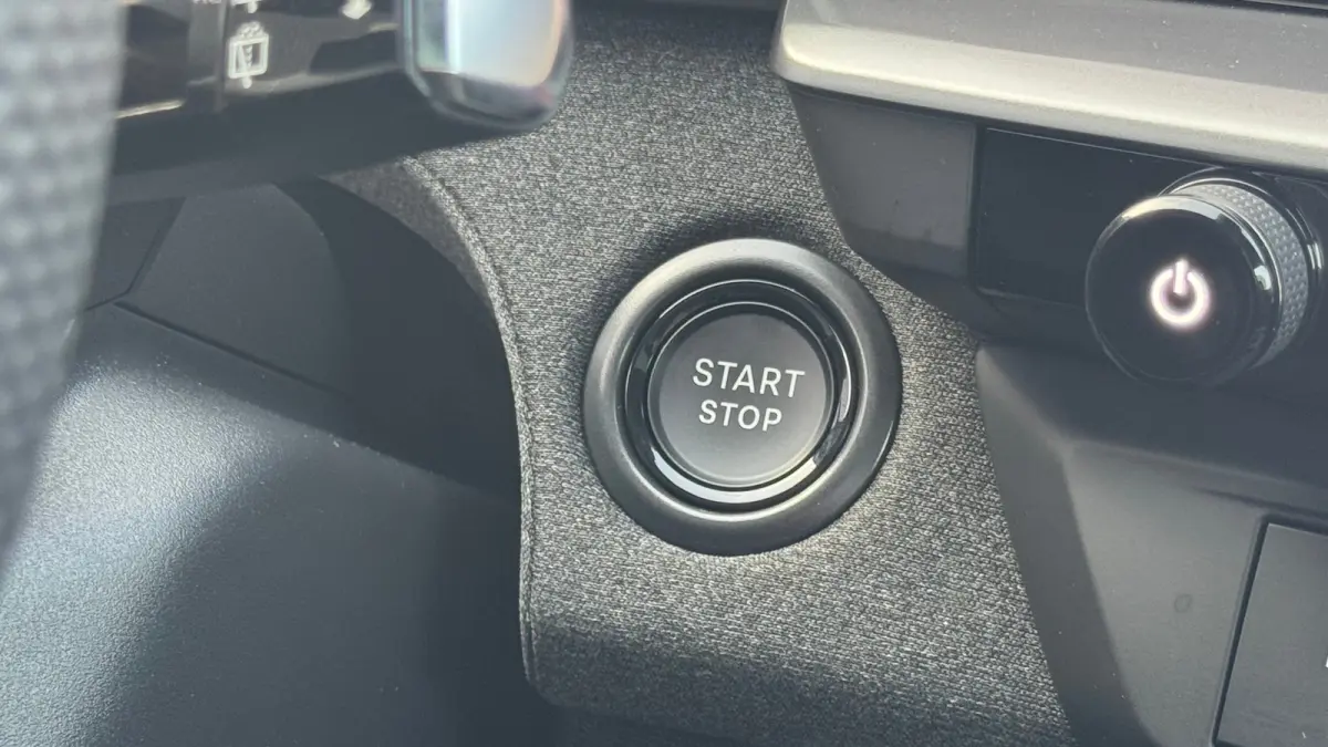 1.6 TURBO PLUG-IN HYBRID 195PK ULTIMATE GS AUTOMAAT / NAVI / LEDER / CLIMA / FULL-LED / PDC / KEYLESS / AFN. TREKHAAK / 19" LMV / PANO. DAK / ADAPT. CRUISE / 1E EIGENAAR / NIEUWSTAAT !!