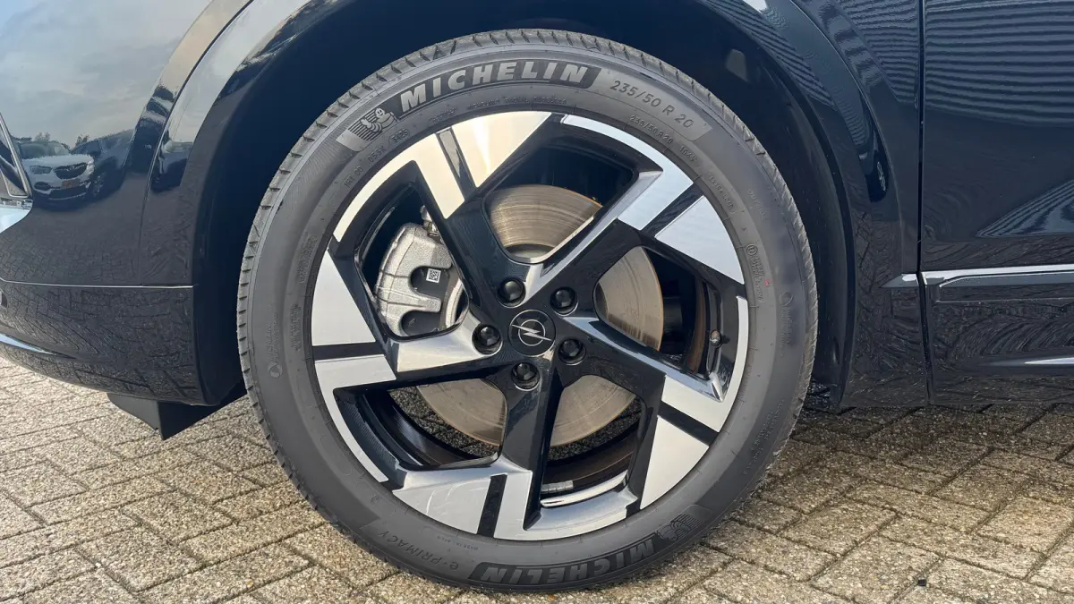 1.6 TURBO PLUG-IN HYBRID 195PK ULTIMATE GS AUTOMAAT / NAVI / LEDER / CLIMA / FULL-LED / PDC / KEYLESS / AFN. TREKHAAK / 19" LMV / PANO. DAK / ADAPT. CRUISE / 1E EIGENAAR / NIEUWSTAAT !!