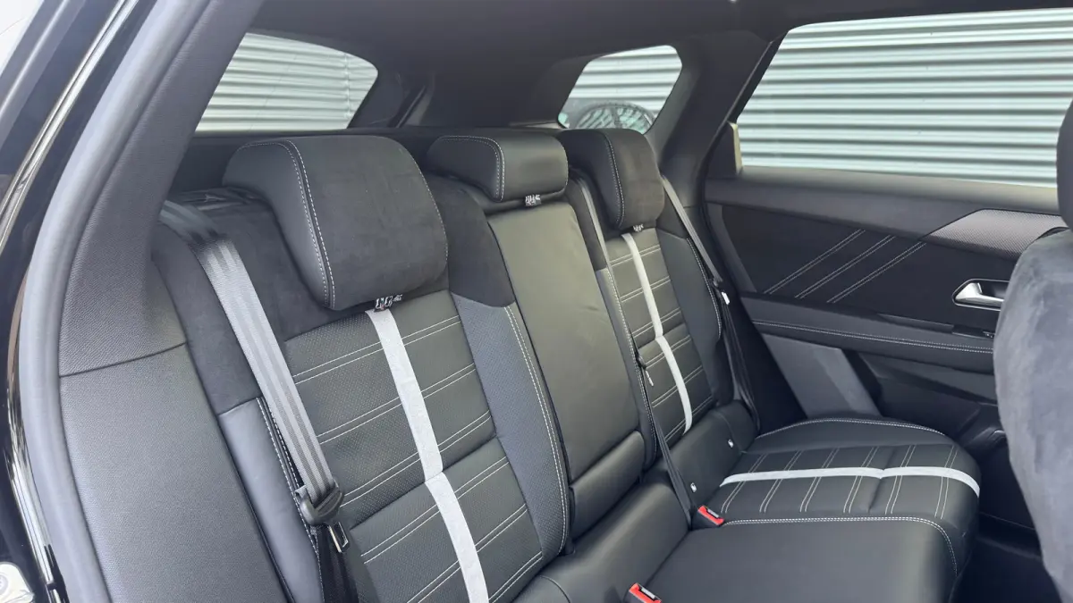 1.6 TURBO PLUG-IN HYBRID 195PK ULTIMATE GS AUTOMAAT / NAVI / LEDER / CLIMA / FULL-LED / PDC / KEYLESS / AFN. TREKHAAK / 19" LMV / PANO. DAK / ADAPT. CRUISE / 1E EIGENAAR / NIEUWSTAAT !!