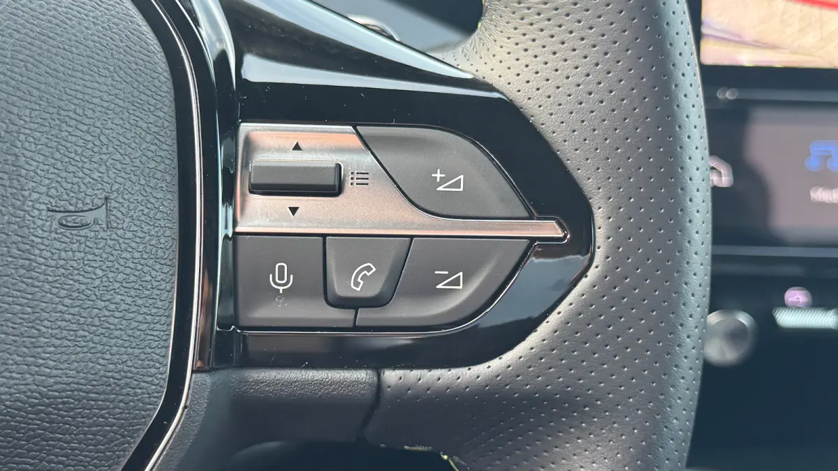 1.6 PLUG-IN HYBRID 195PK GT PACK AUTOMAAT / NAVI / LEDER / CLIMA / PDC / 18" LMV / CAMERA / KEYLESS / FULL-LED / WINTERPAKKET / APPLE CARPLAY / ADAPT. CRUISECONTROL / 1E EIGENAAR / FULL OPTI