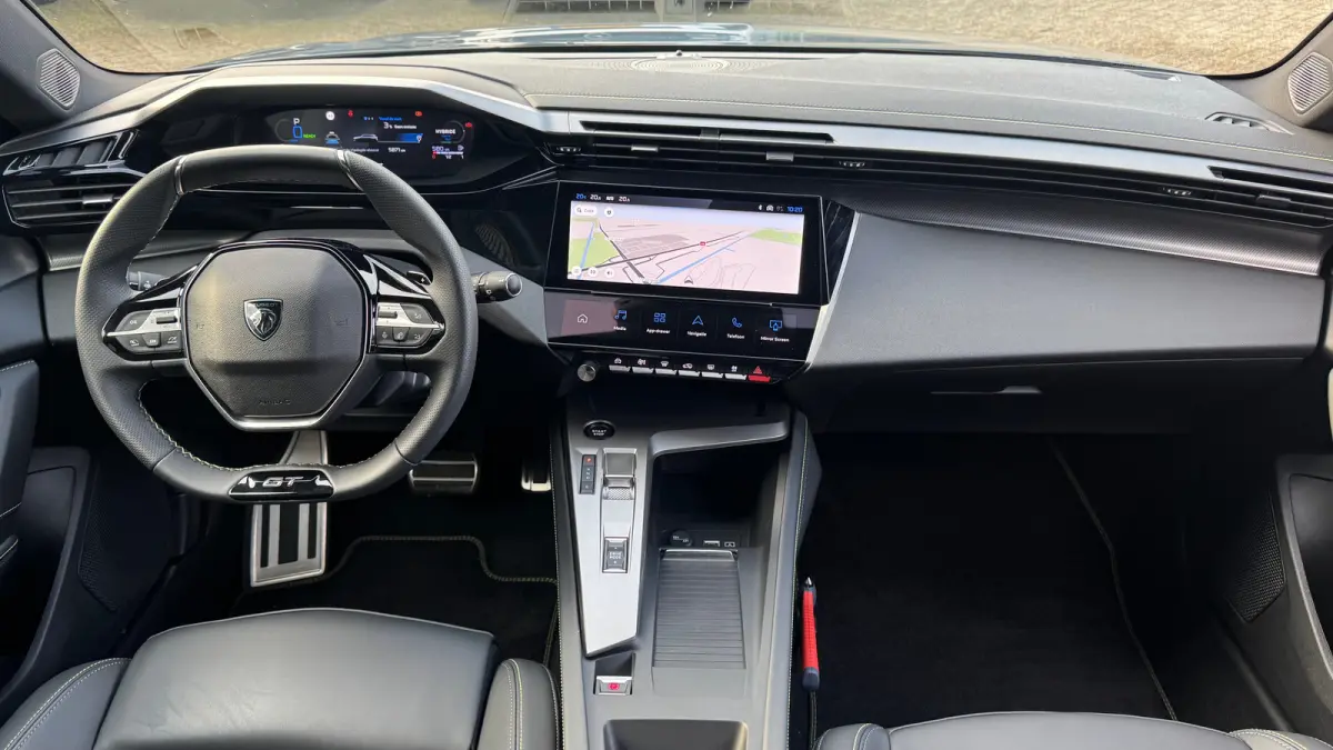 1.6 PLUG-IN HYBRID 195PK GT PACK AUTOMAAT / NAVI / LEDER / CLIMA / PDC / 18" LMV / CAMERA / KEYLESS / FULL-LED / WINTERPAKKET / APPLE CARPLAY / ADAPT. CRUISECONTROL / 1E EIGENAAR / FULL OPTI