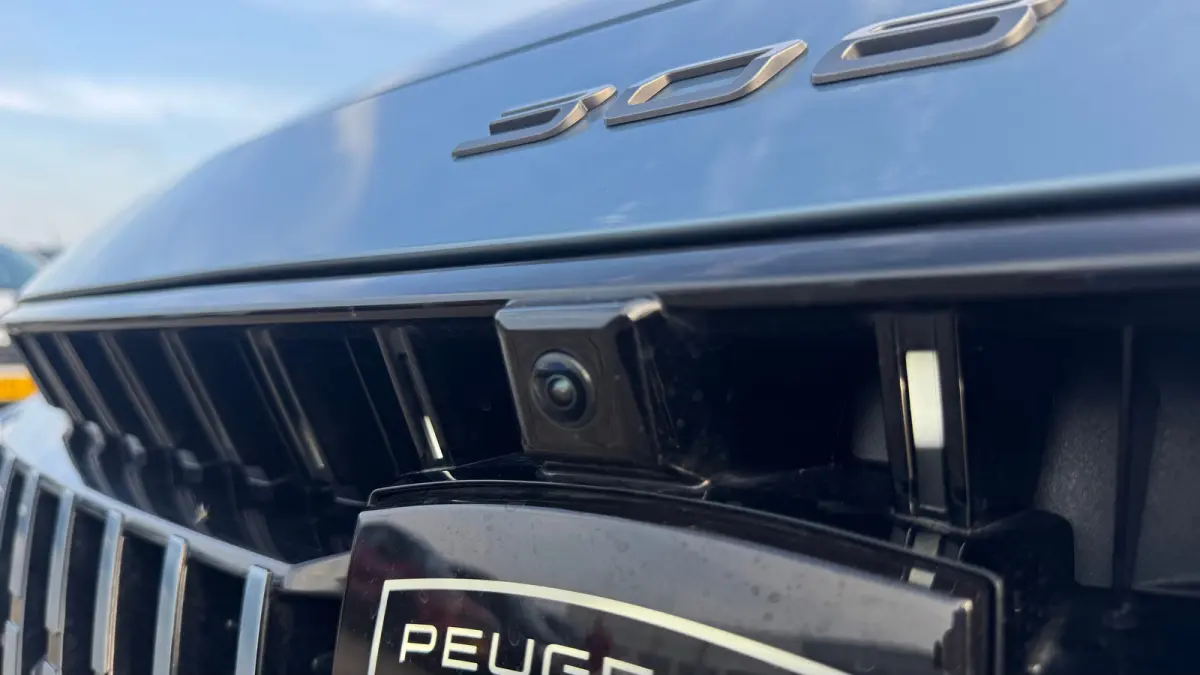 1.6 PLUG-IN HYBRID 195PK GT PACK AUTOMAAT / NAVI / LEDER / CLIMA / PDC / 18" LMV / CAMERA / KEYLESS / FULL-LED / WINTERPAKKET / APPLE CARPLAY / ADAPT. CRUISECONTROL / 1E EIGENAAR / FULL OPTI