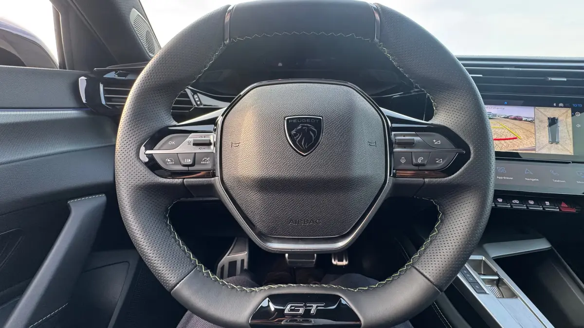 1.6 PLUG-IN HYBRID 195PK GT PACK AUTOMAAT / NAVI / LEDER / CLIMA / PDC / 18" LMV / CAMERA / KEYLESS / FULL-LED / WINTERPAKKET / APPLE CARPLAY / ADAPT. CRUISECONTROL / 1E EIGENAAR / FULL OPTI