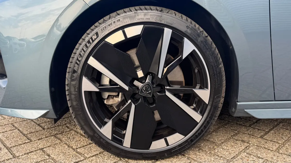 1.6 PLUG-IN HYBRID 195PK GT PACK AUTOMAAT / NAVI / LEDER / CLIMA / PDC / 18" LMV / CAMERA / KEYLESS / FULL-LED / WINTERPAKKET / APPLE CARPLAY / ADAPT. CRUISECONTROL / 1E EIGENAAR / FULL OPTI