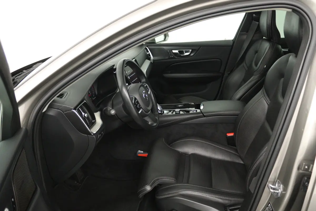 2.0 T6 Recharge AWD Inscription (PANORAMADAK, TREKHAAK, CAMERA, STOELVERWARMING, ELEKTR STOELEN)