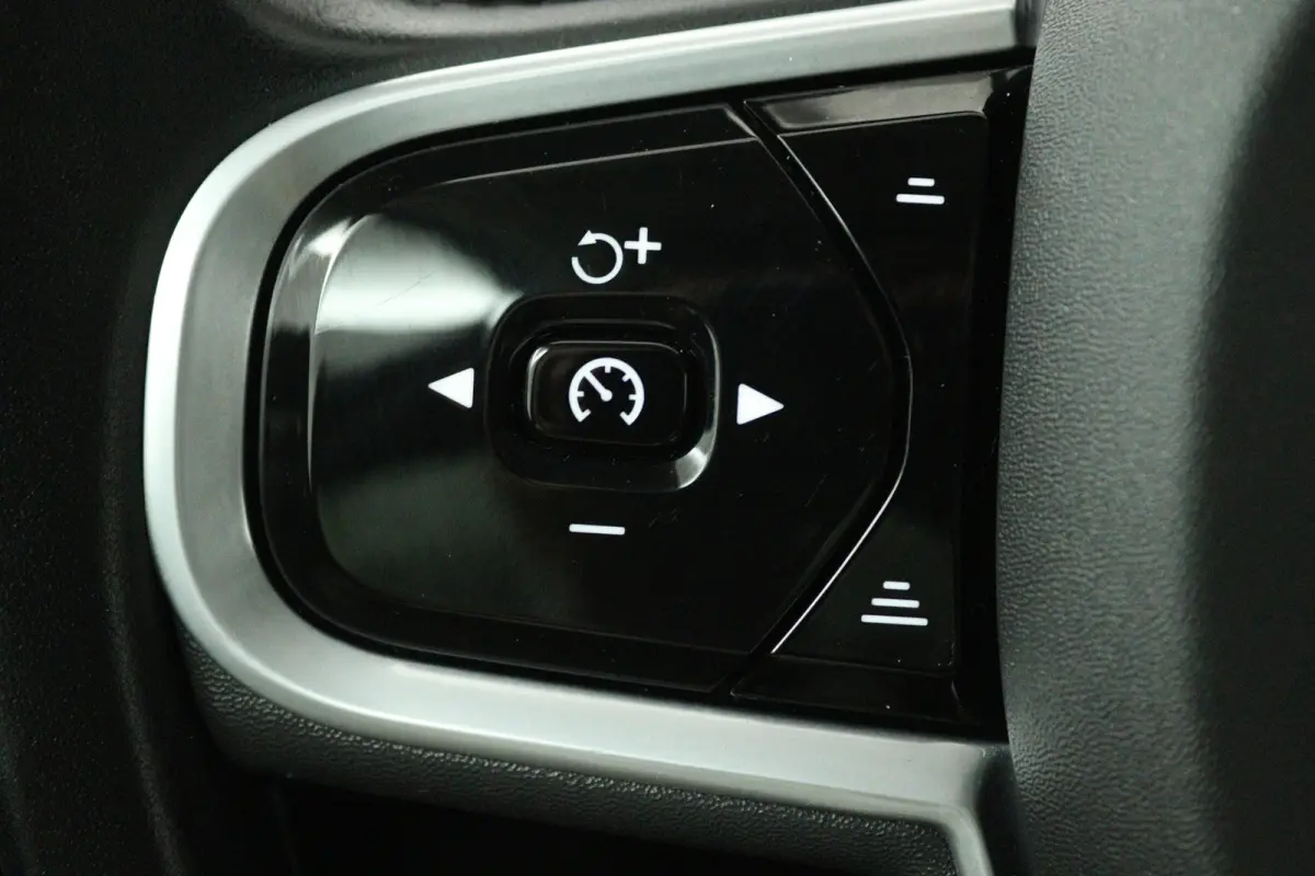 2.0 T6 Recharge AWD Inscription (PANORAMADAK, TREKHAAK, CAMERA, STOELVERWARMING, ELEKTR STOELEN)