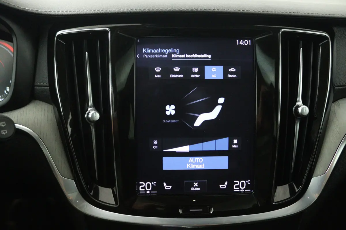 2.0 T6 Recharge AWD Inscription (PANORAMADAK, TREKHAAK, CAMERA, STOELVERWARMING, ELEKTR STOELEN)