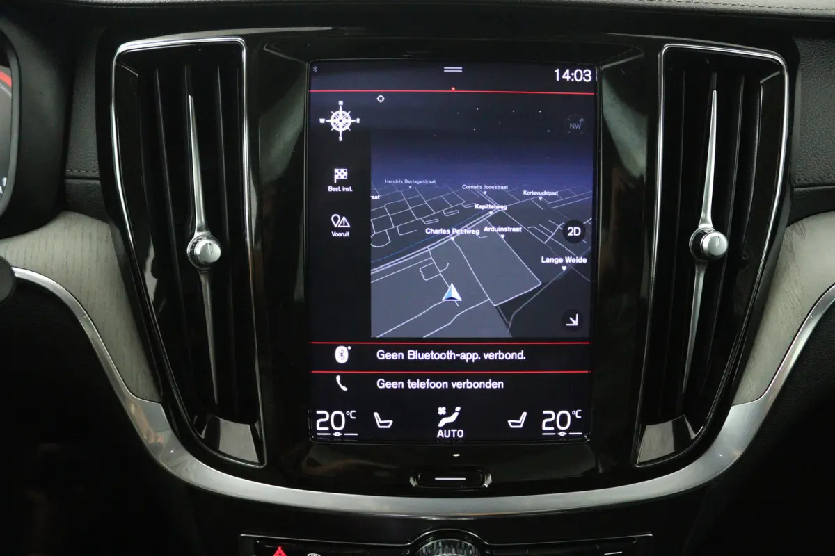 2.0 T6 Recharge AWD Inscription (PANORAMADAK, TREKHAAK, CAMERA, STOELVERWARMING, ELEKTR STOELEN)