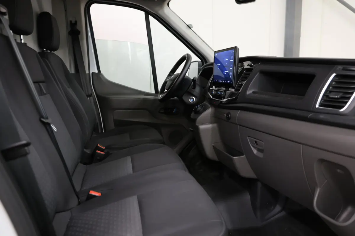 350 L2H2 Trend 68 kWh CARPLAY CAMERA