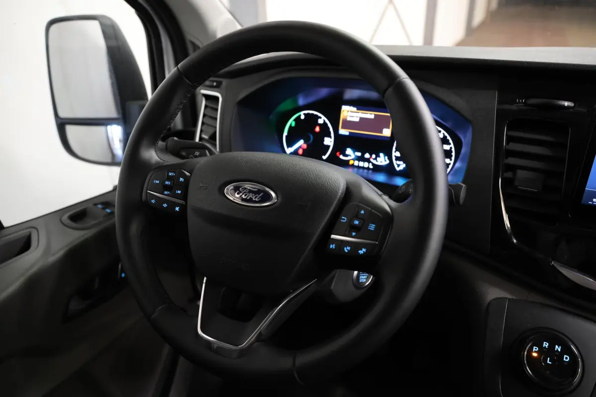 350 L2H2 Trend 68 kWh CARPLAY CAMERA