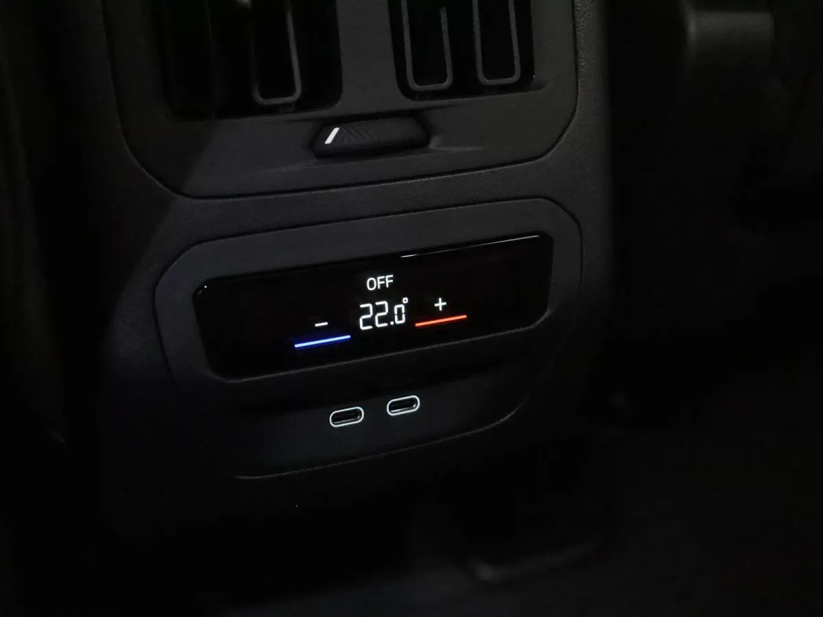 50 xDrive M Sportpakket Pro | Innovation Pack | Stuurwielrand Verwarmd | Trekhaak | Panoramadak | 	Driving Assistant Plus | BMW Panoramic Vision | Harman Kardon | 22''