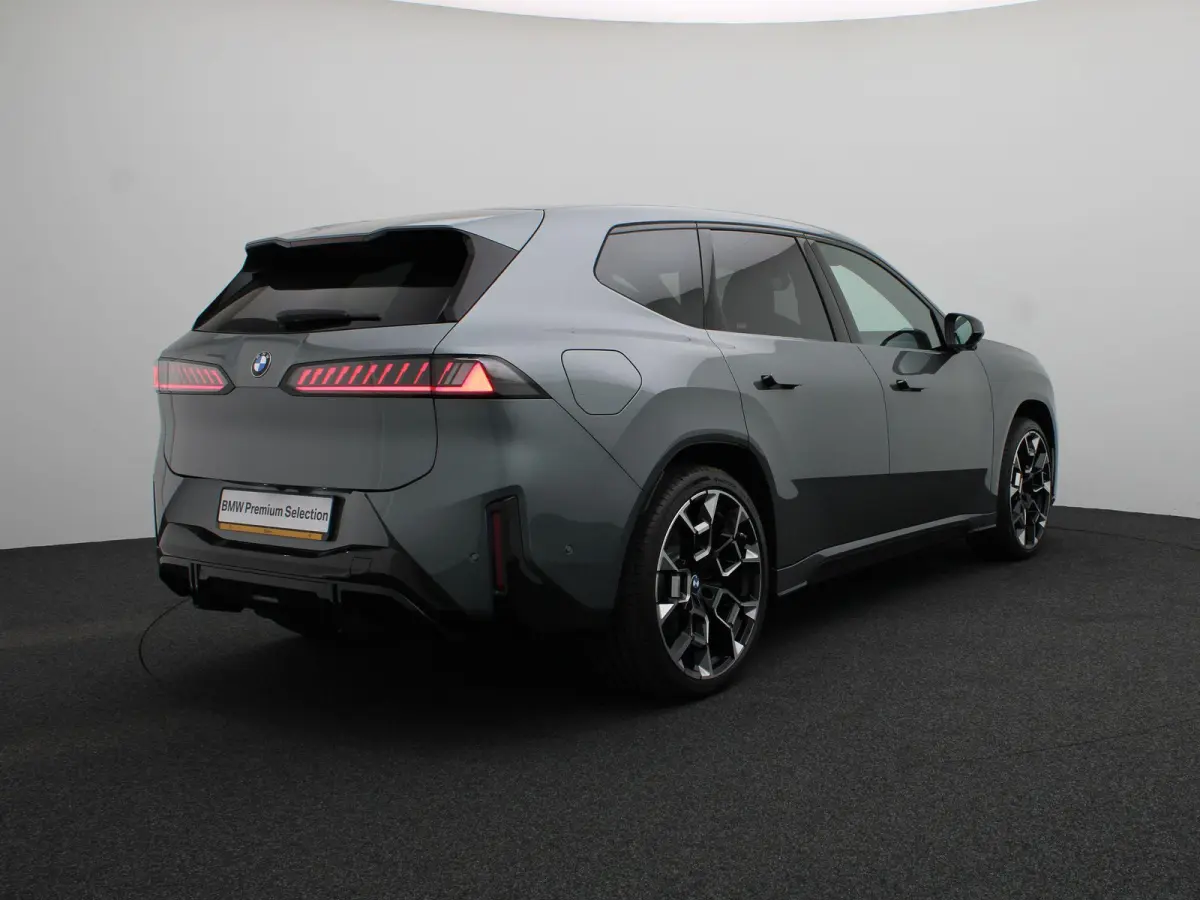 50 xDrive M Sportpakket Pro | Innovation Pack | Stuurwielrand Verwarmd | Trekhaak | Panoramadak | 	Driving Assistant Plus | BMW Panoramic Vision | Harman Kardon | 22''