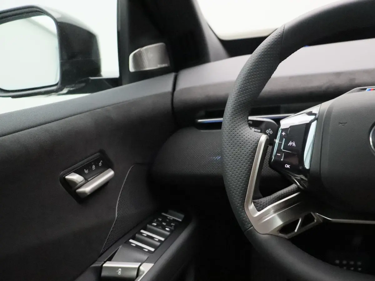50 xDrive M Sportpakket Pro | Innovation Pack | Stuurwielrand Verwarmd | Trekhaak | Panoramadak | 	Driving Assistant Plus | BMW Panoramic Vision | Harman Kardon | 22''