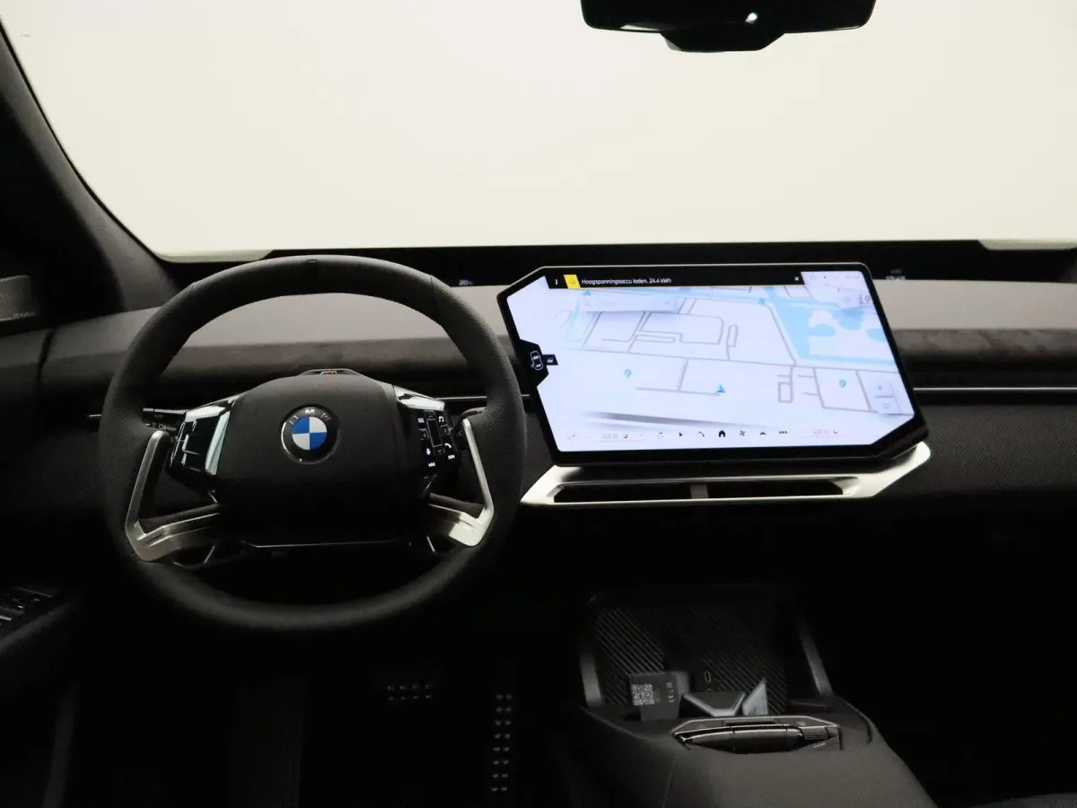 50 xDrive M Sportpakket Pro | Innovation Pack | Stuurwielrand Verwarmd | Trekhaak | Panoramadak | 	Driving Assistant Plus | BMW Panoramic Vision | Harman Kardon | 22''