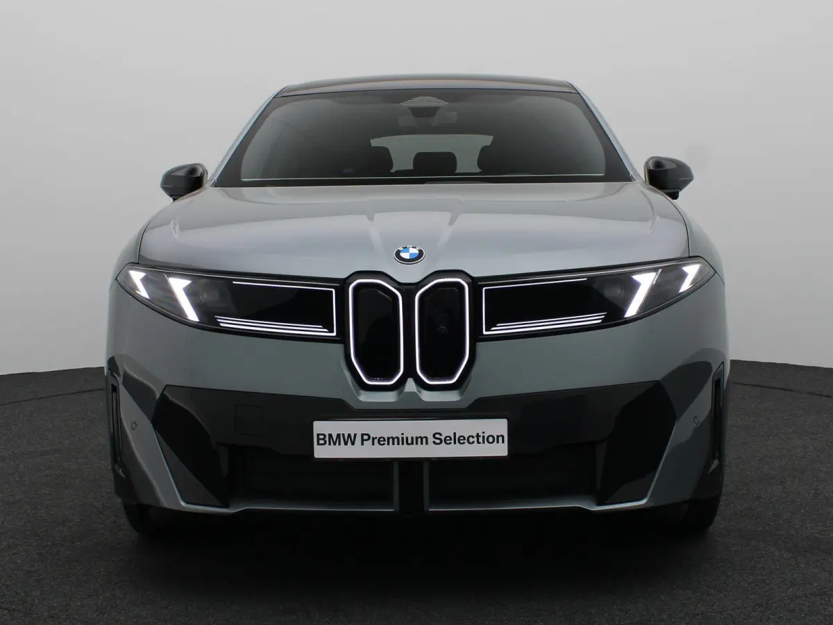 50 xDrive M Sportpakket Pro | Innovation Pack | Stuurwielrand Verwarmd | Trekhaak | Panoramadak | 	Driving Assistant Plus | BMW Panoramic Vision | Harman Kardon | 22''