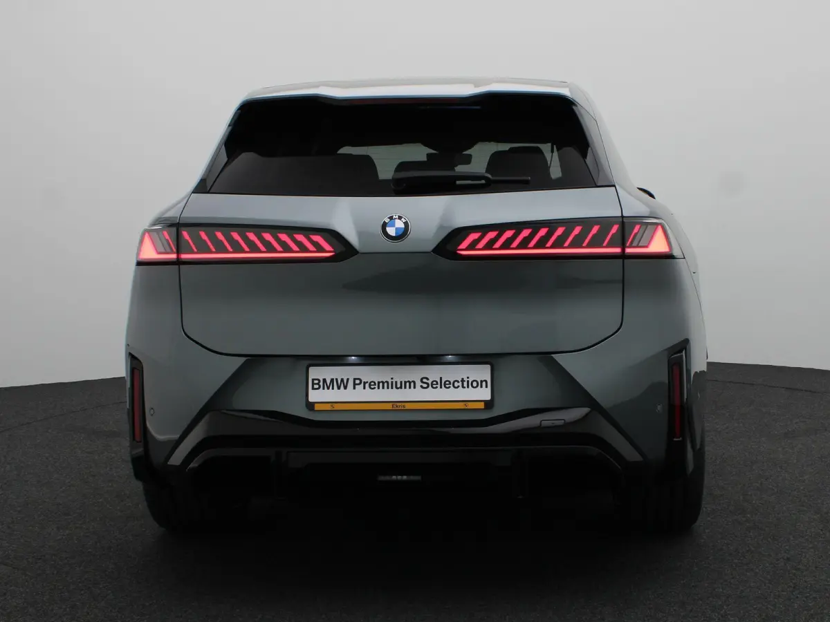 50 xDrive M Sportpakket Pro | Innovation Pack | Stuurwielrand Verwarmd | Trekhaak | Panoramadak | 	Driving Assistant Plus | BMW Panoramic Vision | Harman Kardon | 22''