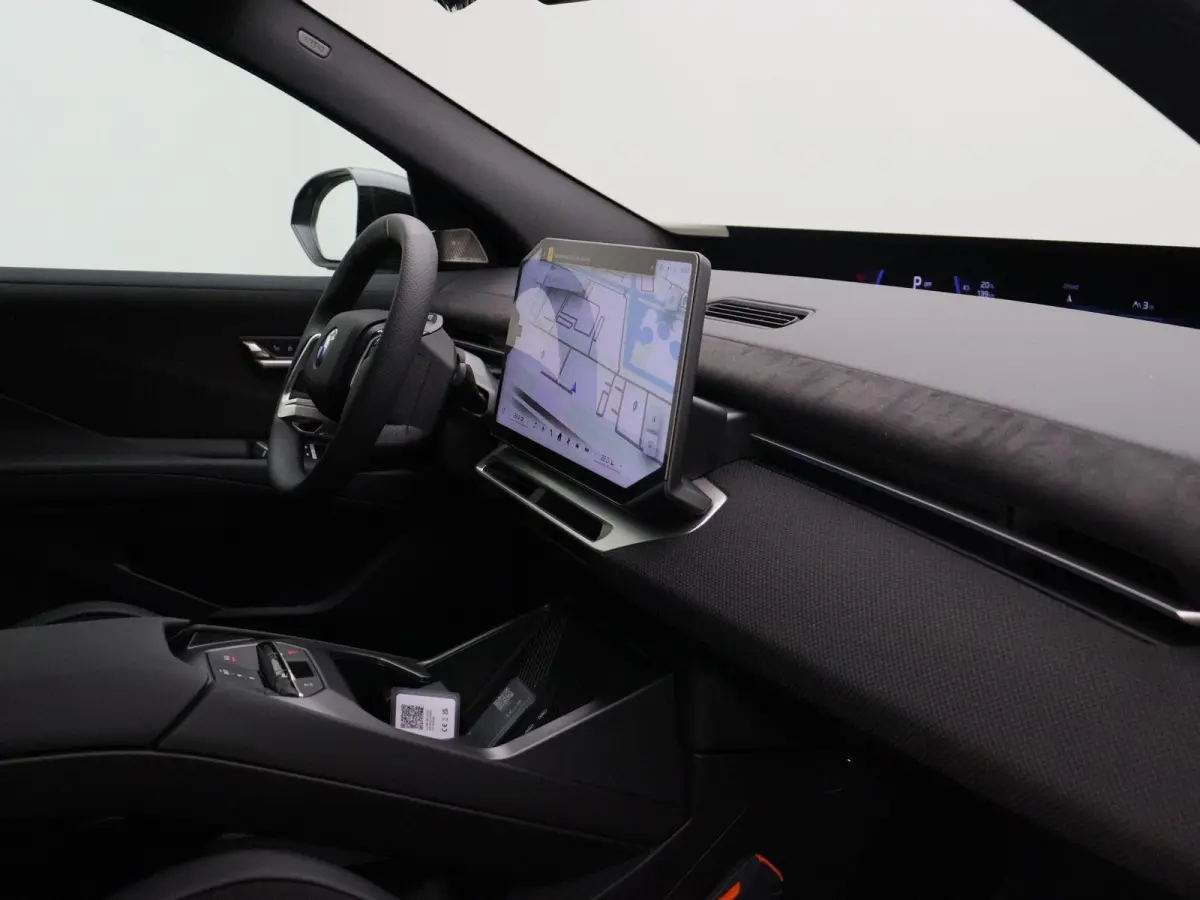 50 xDrive M Sportpakket Pro | Innovation Pack | Stuurwielrand Verwarmd | Trekhaak | Panoramadak | 	Driving Assistant Plus | BMW Panoramic Vision | Harman Kardon | 22''