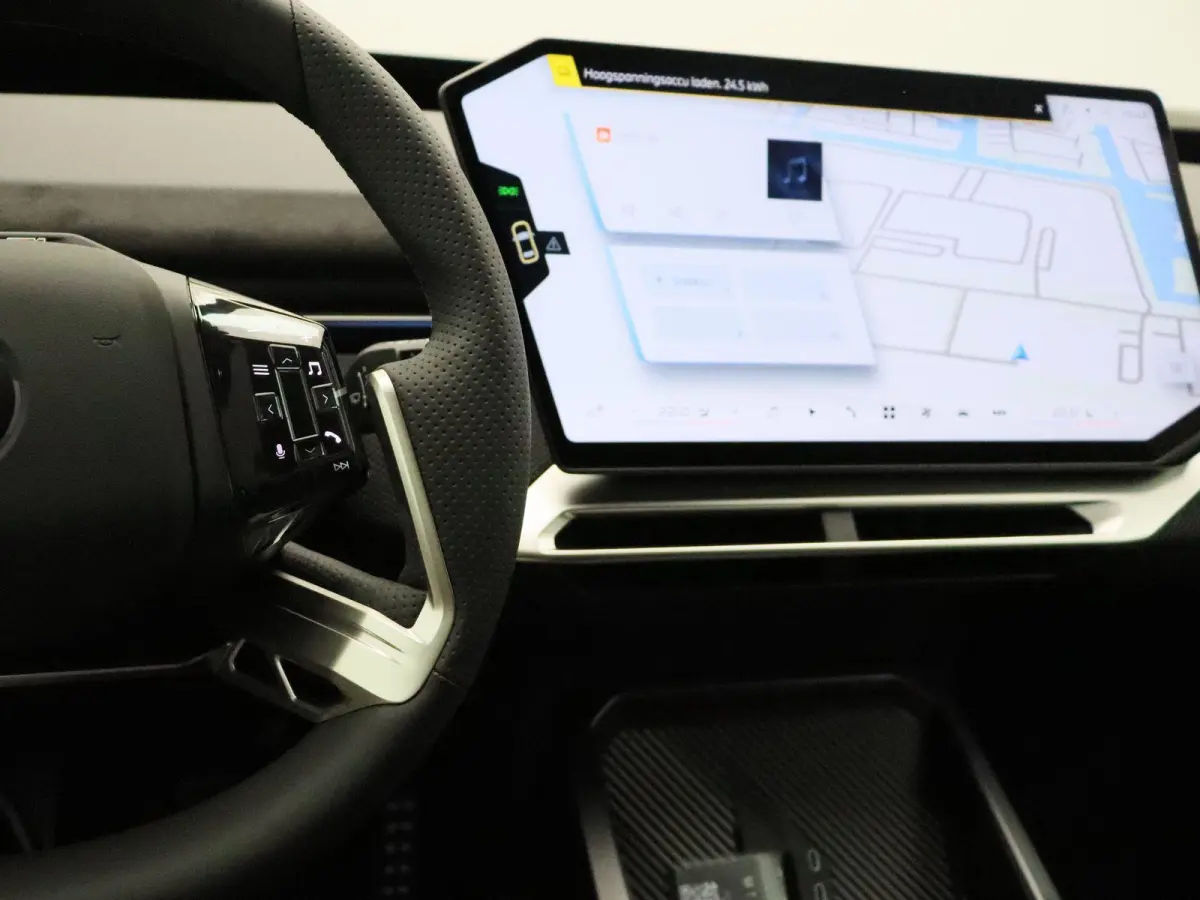 50 xDrive M Sportpakket Pro | Innovation Pack | Stuurwielrand Verwarmd | Trekhaak | Panoramadak | 	Driving Assistant Plus | BMW Panoramic Vision | Harman Kardon | 22''