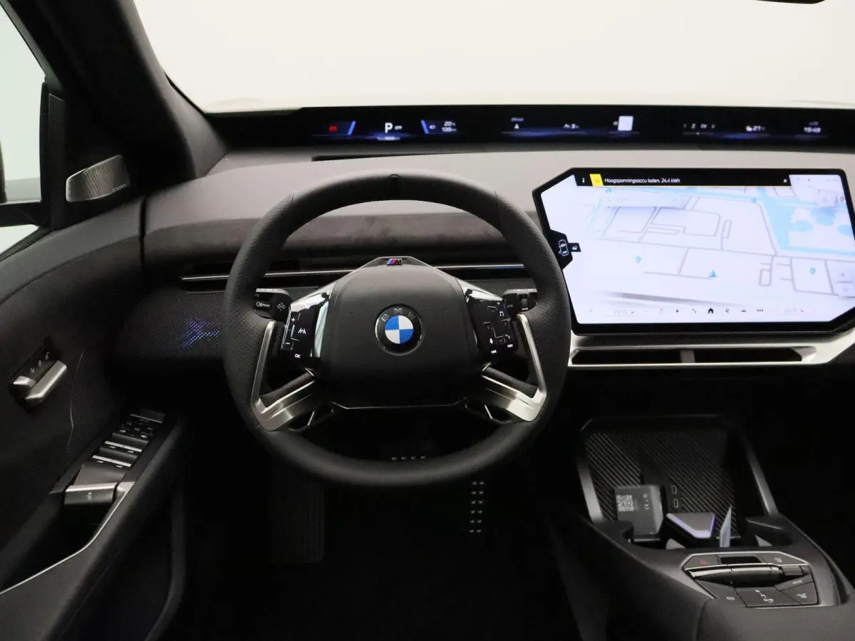 50 xDrive M Sportpakket Pro | Innovation Pack | Stuurwielrand Verwarmd | Trekhaak | Panoramadak | 	Driving Assistant Plus | BMW Panoramic Vision | Harman Kardon | 22''