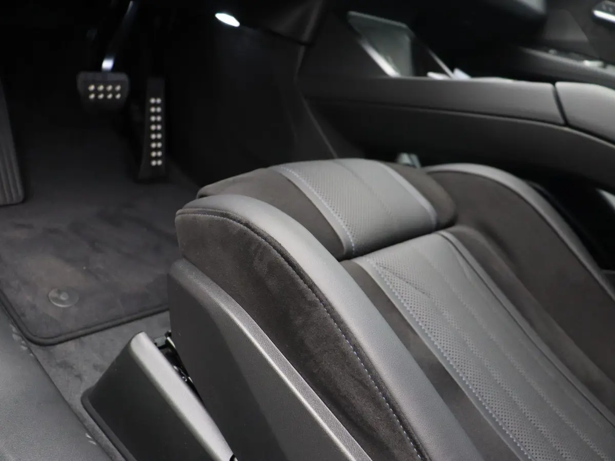 50 xDrive M Sportpakket Pro | Innovation Pack | Stuurwielrand Verwarmd | Trekhaak | Panoramadak | 	Driving Assistant Plus | BMW Panoramic Vision | Harman Kardon | 22''