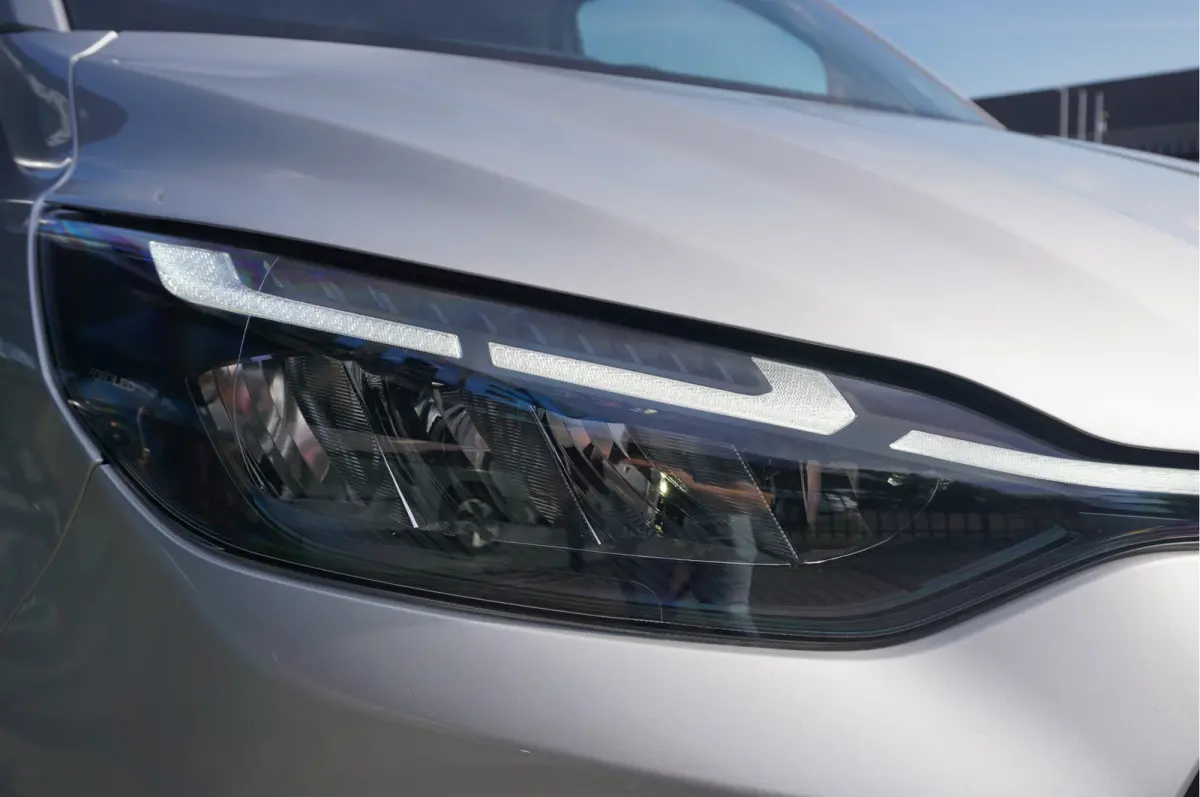 320L 218PK 71KWH Limited AUT BPM VRIJ!! Navi, ACC, 360° Cam, 17" LM NR. EC31