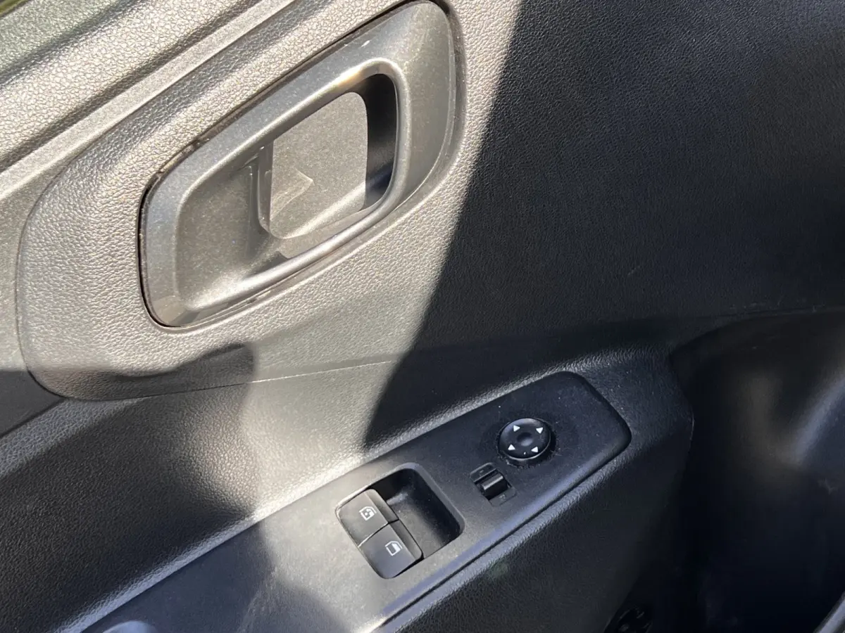 1.0 Comfort 5 Deurs | Airco | Apple CarPlay | Hoge Instap | Cruise Control | Park Sensors | Sport Int | 1e Eigenaar!