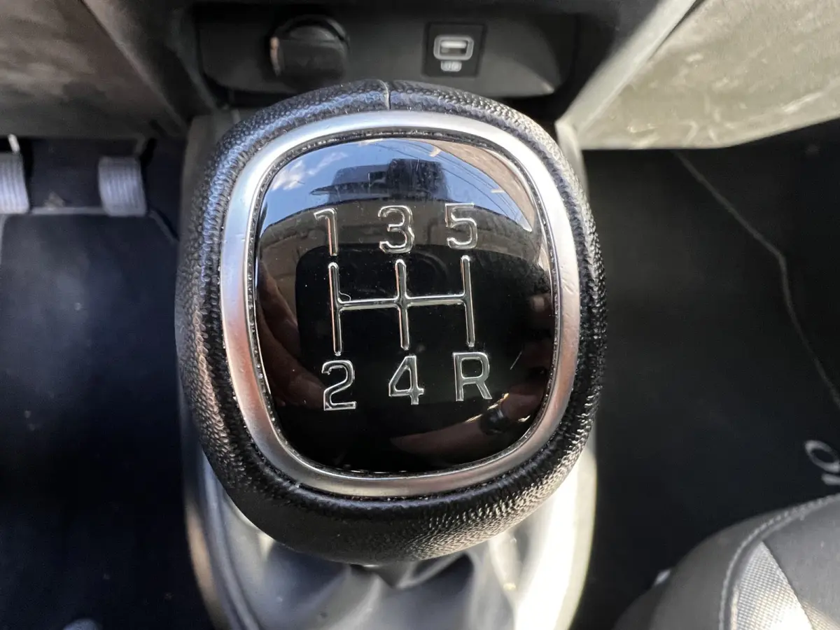 1.0 Comfort 5 Deurs | Airco | Apple CarPlay | Hoge Instap | Cruise Control | Park Sensors | Sport Int | 1e Eigenaar!