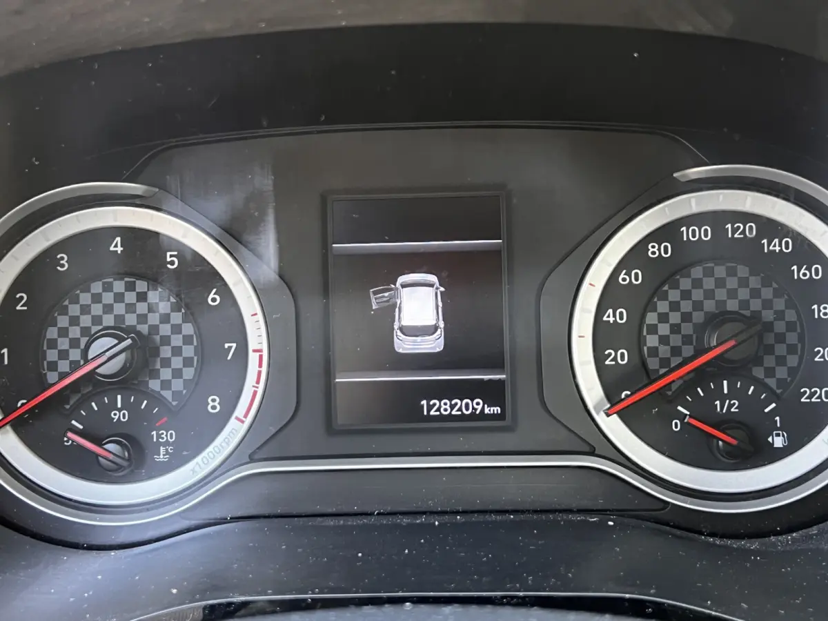 1.0 Comfort 5 Deurs | Airco | Apple CarPlay | Hoge Instap | Cruise Control | Park Sensors | Sport Int | 1e Eigenaar!