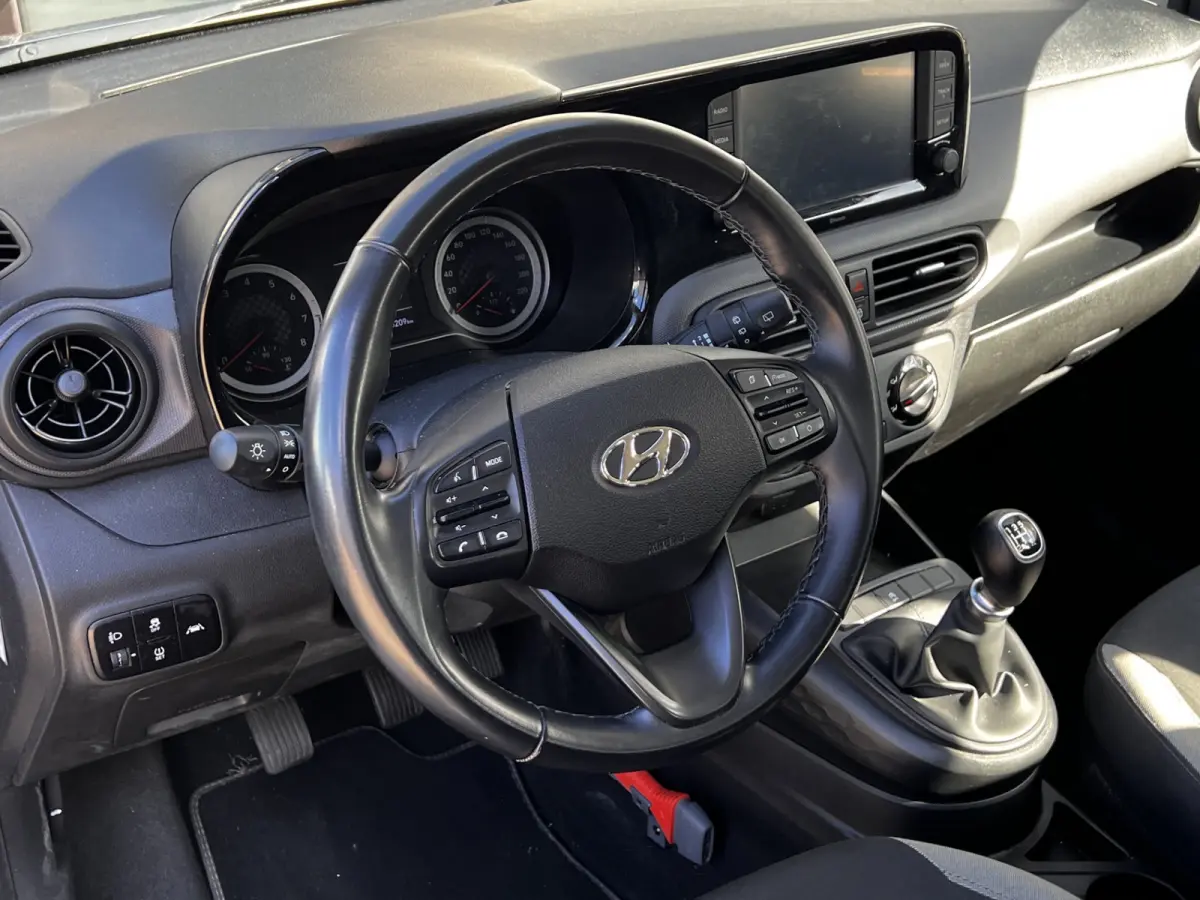 1.0 Comfort 5 Deurs | Airco | Apple CarPlay | Hoge Instap | Cruise Control | Park Sensors | Sport Int | 1e Eigenaar!