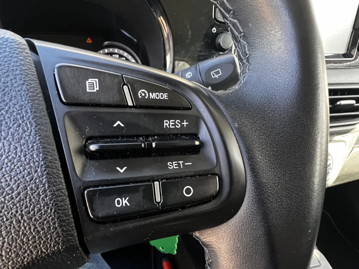 1.0 Comfort 5 Deurs | Airco | Apple CarPlay | Hoge Instap | Cruise Control | Park Sensors | Sport Int | 1e Eigenaar!