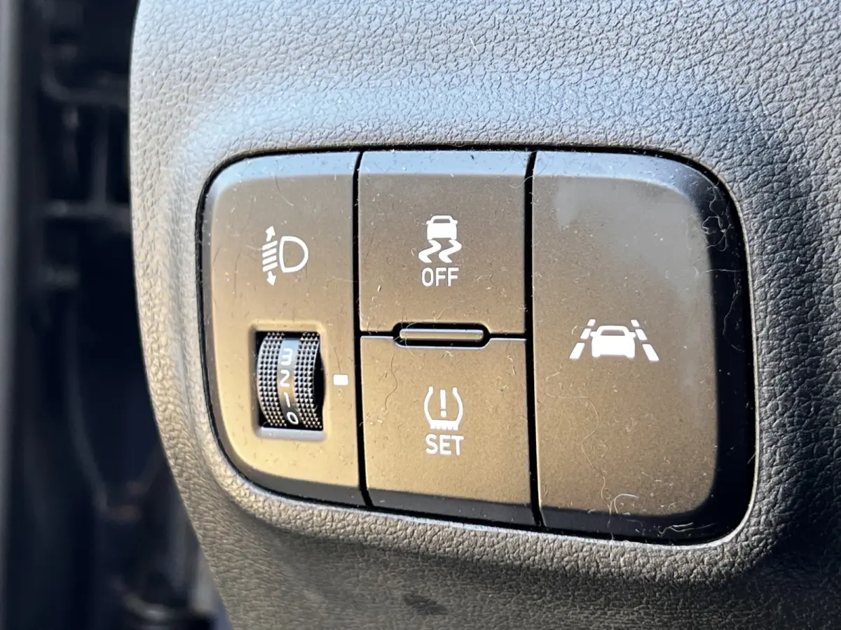 1.0 Comfort 5 Deurs | Airco | Apple CarPlay | Hoge Instap | Cruise Control | Park Sensors | Sport Int | 1e Eigenaar!