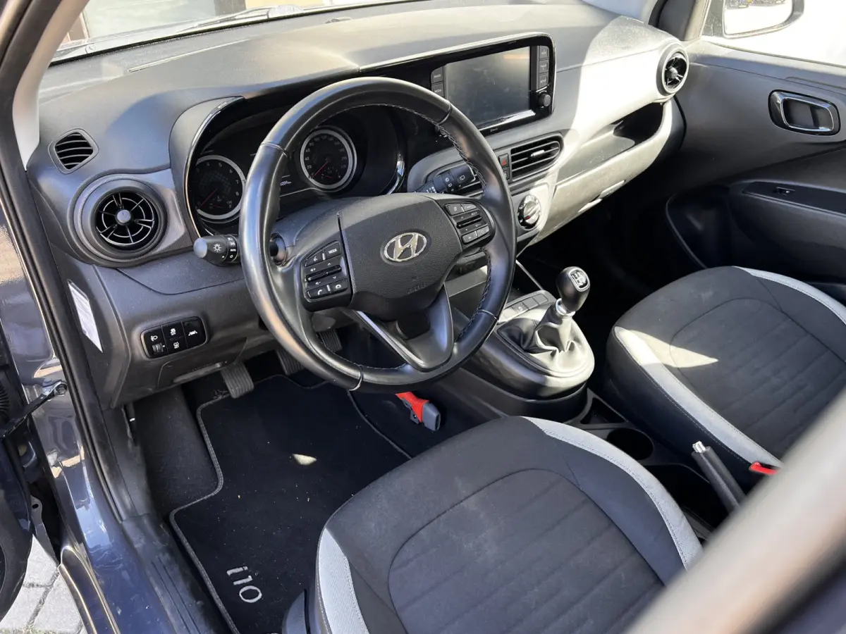 1.0 Comfort 5 Deurs | Airco | Apple CarPlay | Hoge Instap | Cruise Control | Park Sensors | Sport Int | 1e Eigenaar!
