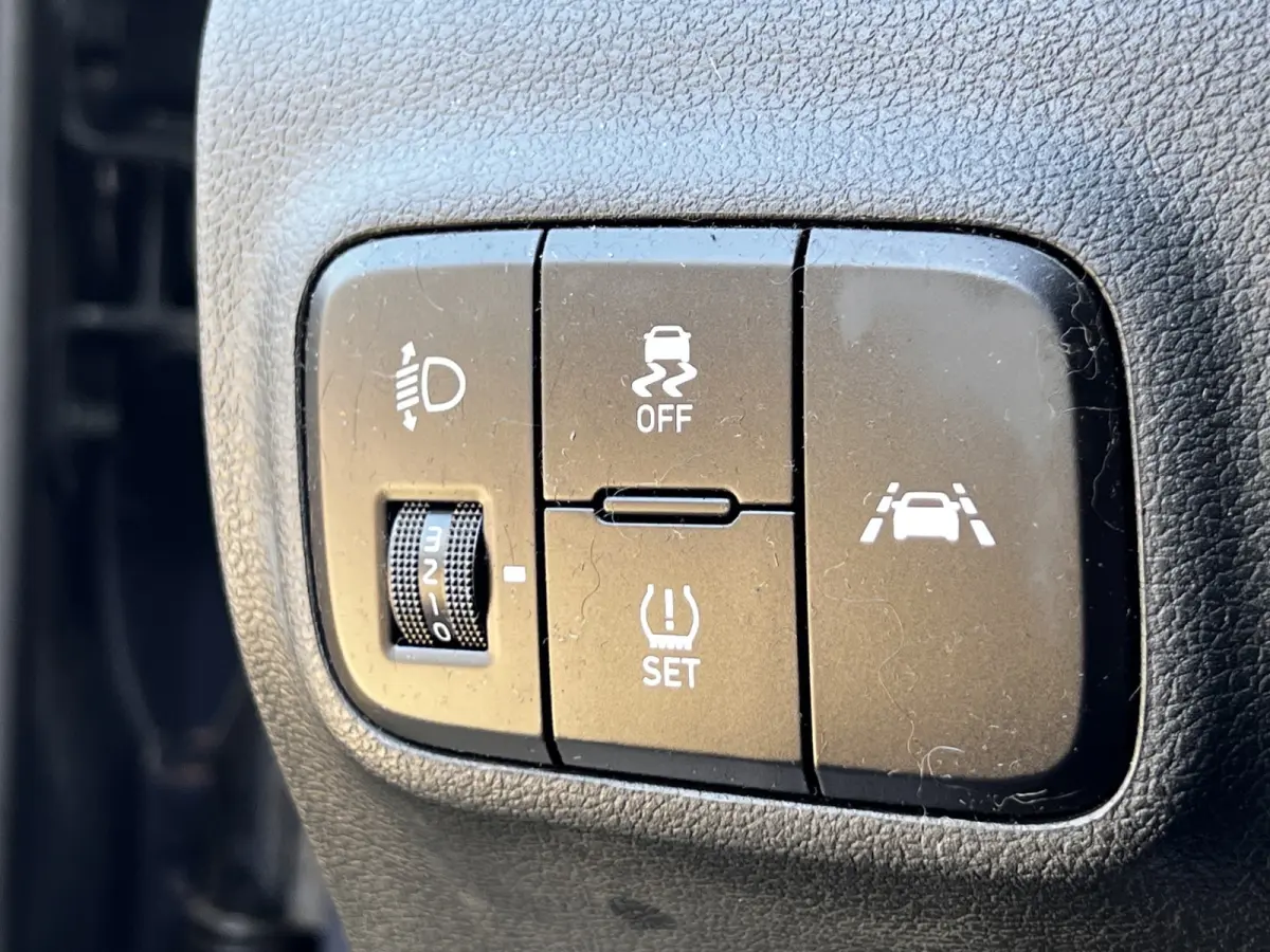 1.0 Comfort 5 Deurs | Airco | Apple CarPlay | Hoge Instap | Cruise Control | Park Sensors | Sport Int | 1e Eigenaar!