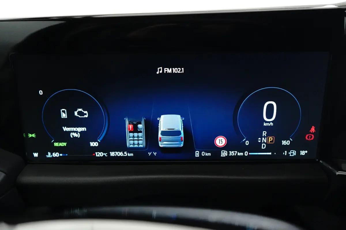 Tourneo 340 2.5 PHEV L1H1 Titanium | Stoel- Stuurverwarming | Parkeersenoren + Camera | Keyless | LED | Apple Carplay/Android Auto | Apple Carplay/Android Auto|telefoonintegratie premium | E