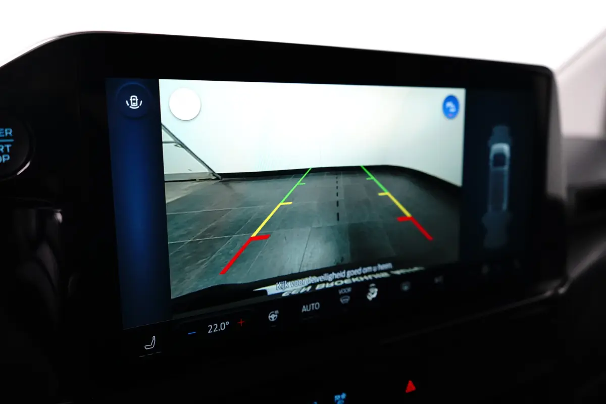 Tourneo 340 2.5 PHEV L1H1 Titanium | Stoel- Stuurverwarming | Parkeersenoren + Camera | Keyless | LED | Apple Carplay/Android Auto | Apple Carplay/Android Auto|telefoonintegratie premium | E