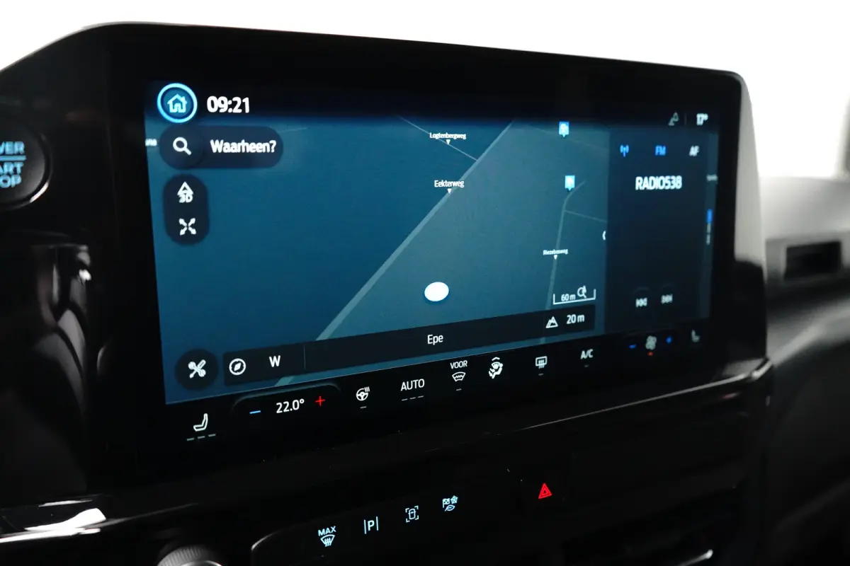 Tourneo 340 2.5 PHEV L1H1 Titanium | Stoel- Stuurverwarming | Parkeersenoren + Camera | Keyless | LED | Apple Carplay/Android Auto | Apple Carplay/Android Auto|telefoonintegratie premium | E