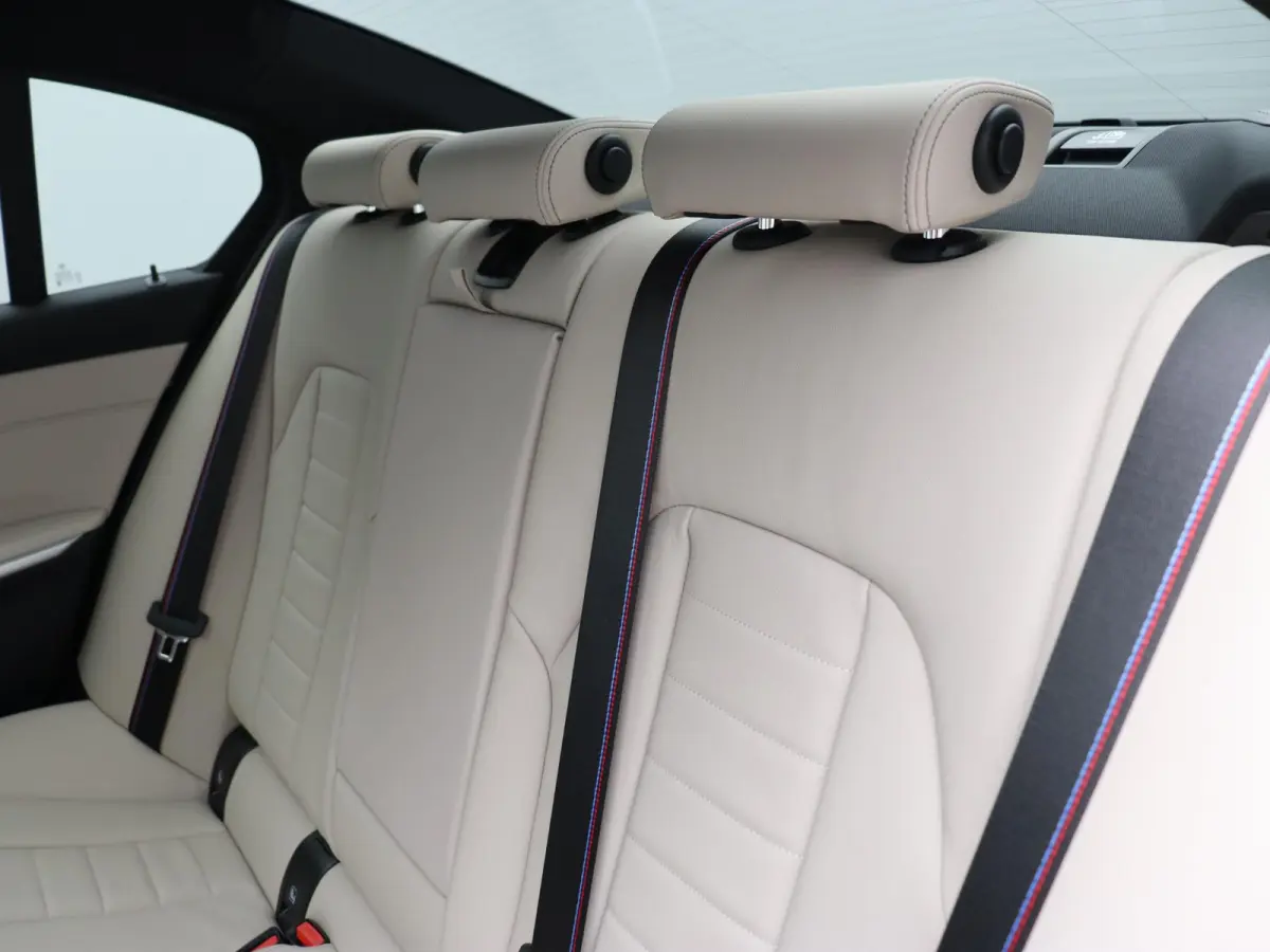 330e M Sportpakket Pro | Comfort Pack | Innovation Pack | Harman Kardon