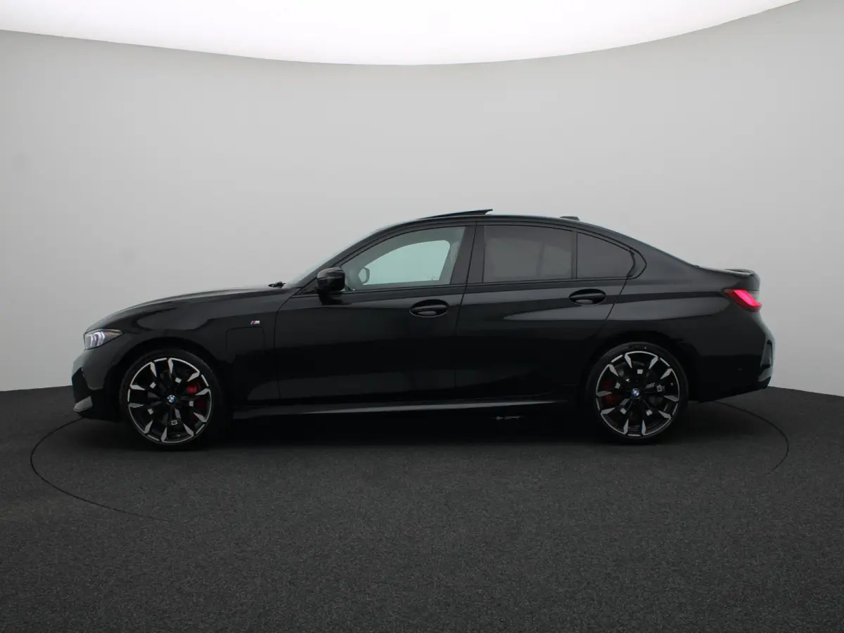 330e M Sportpakket Pro | Comfort Pack | Innovation Pack | Harman Kardon