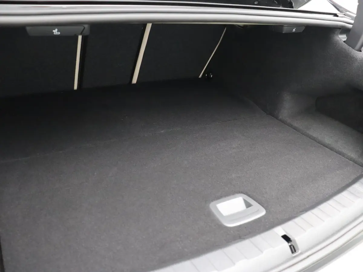 330e M Sportpakket Pro | Comfort Pack | Innovation Pack | Harman Kardon