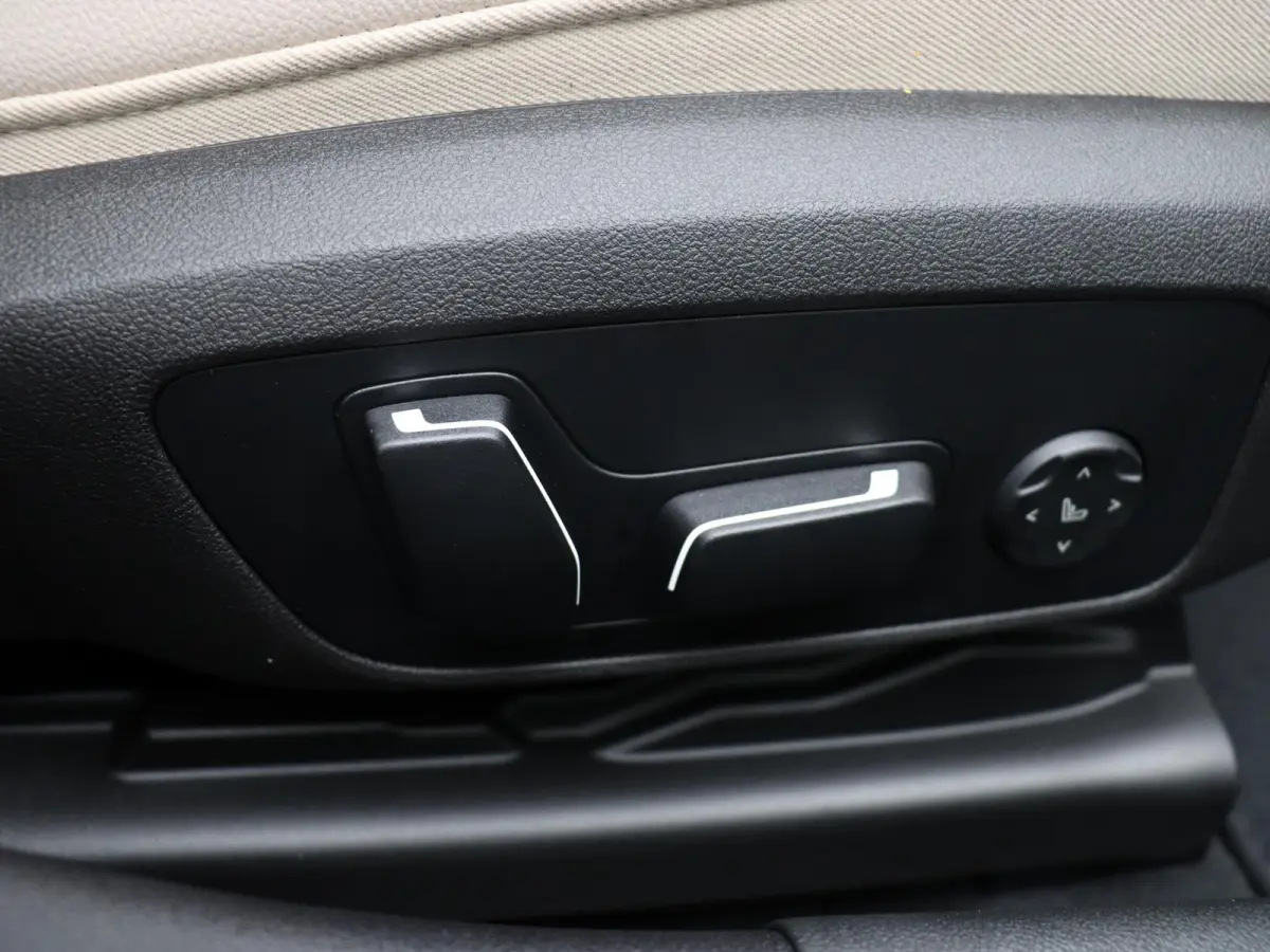 330e M Sportpakket Pro | Comfort Pack | Innovation Pack | Harman Kardon