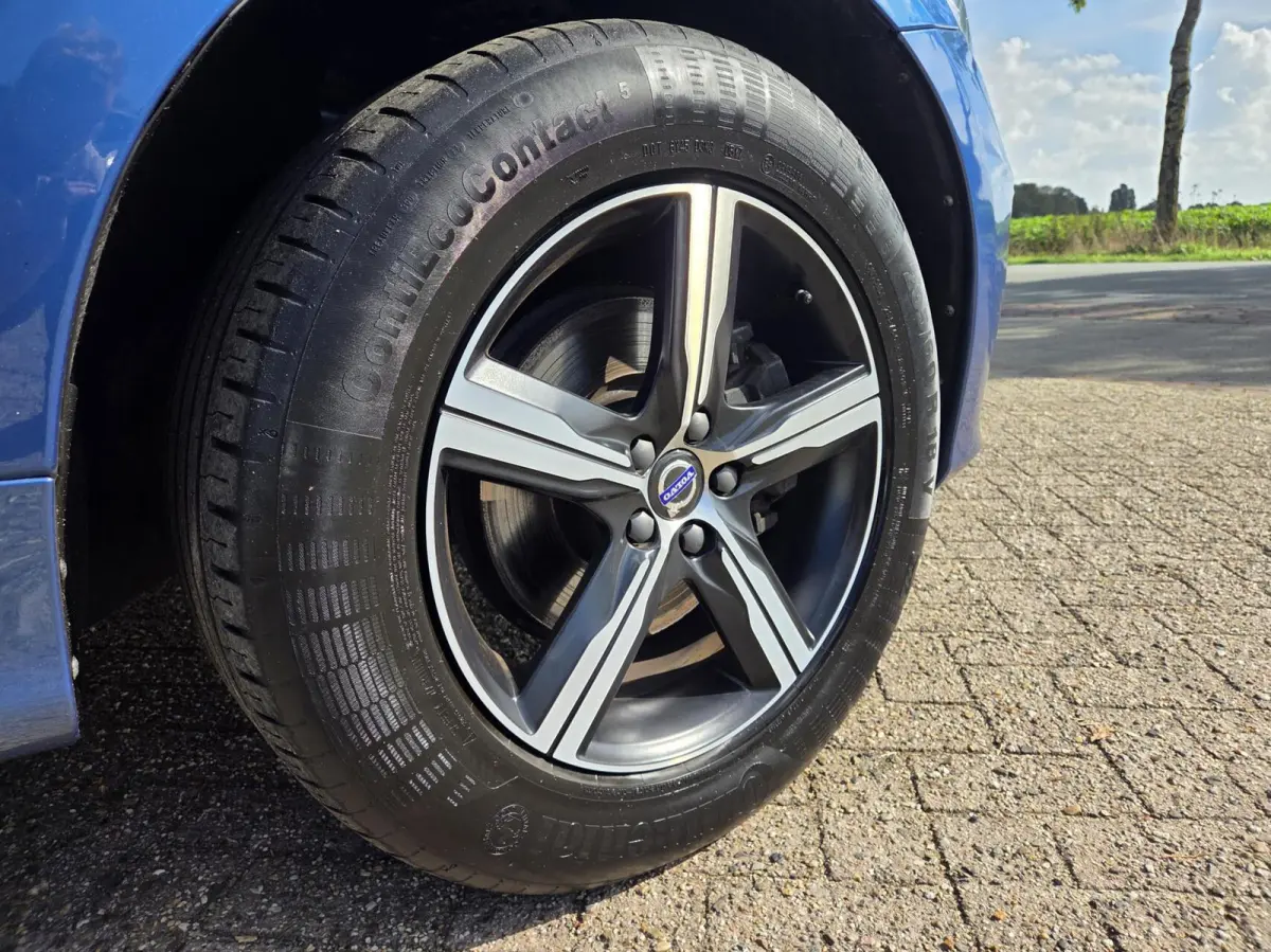 2.0 T5 R-Design AWD | 245 PK | Elektr. achterklep / Adaptive Cruise