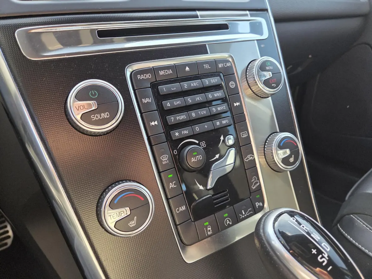 2.0 T5 R-Design AWD | 245 PK | Elektr. achterklep / Adaptive Cruise