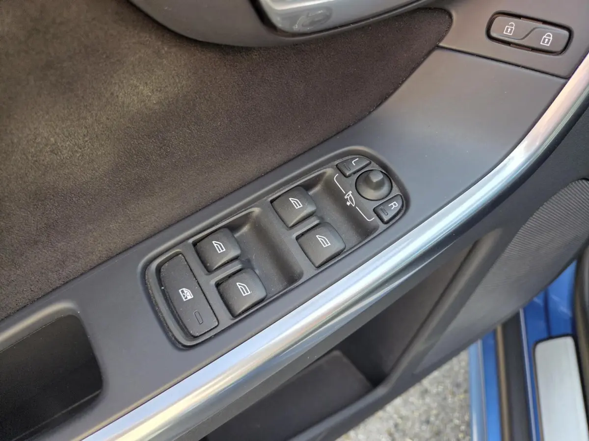 2.0 T5 R-Design AWD | 245 PK | Elektr. achterklep / Adaptive Cruise