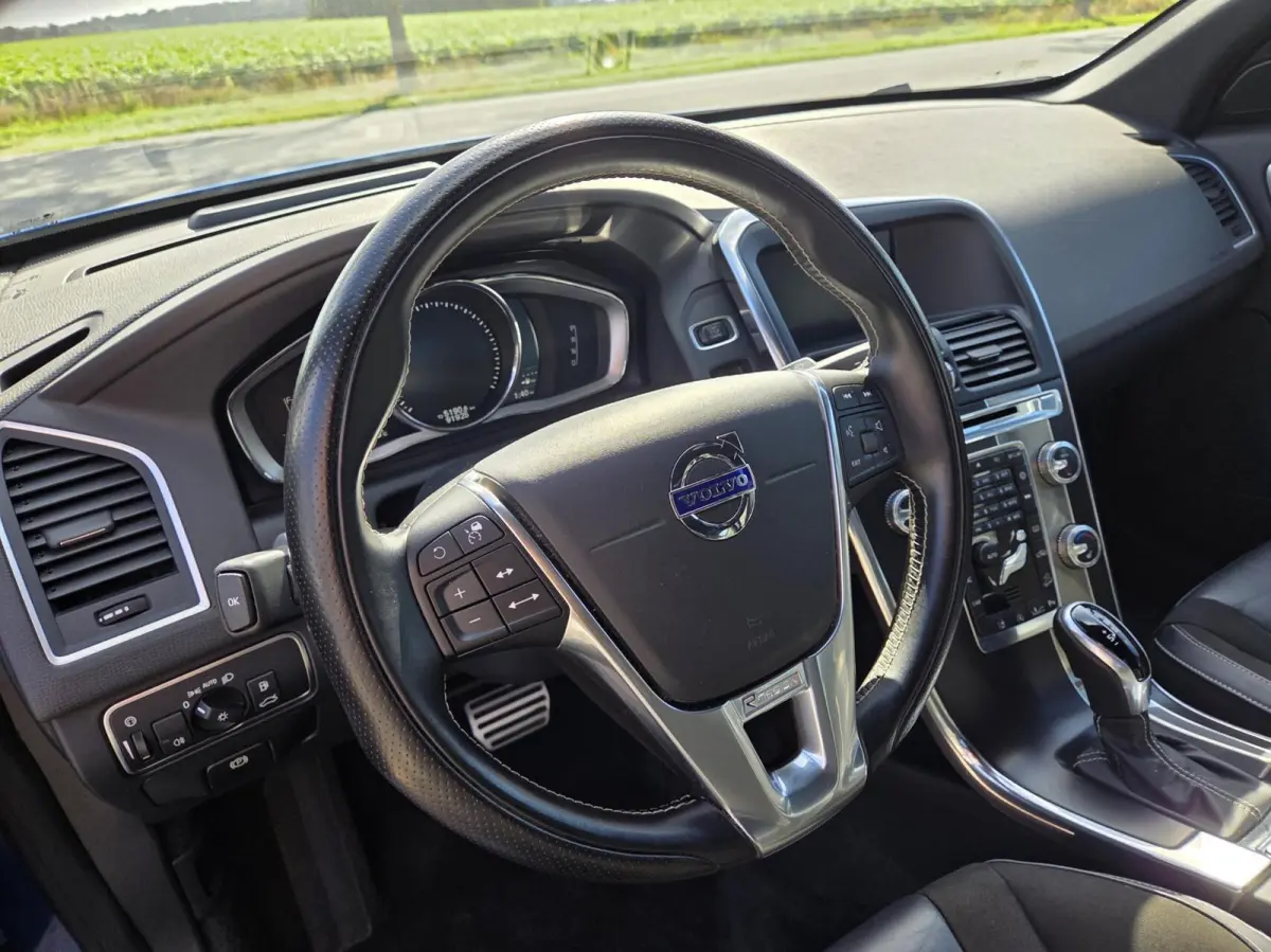 2.0 T5 R-Design AWD | 245 PK | Elektr. achterklep / Adaptive Cruise